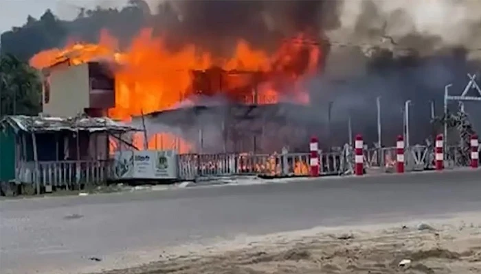 ইনানীতে রিসোর্টে আগুন, নিহত বেড়ে ১০, একই পরিবারের ৬ জন