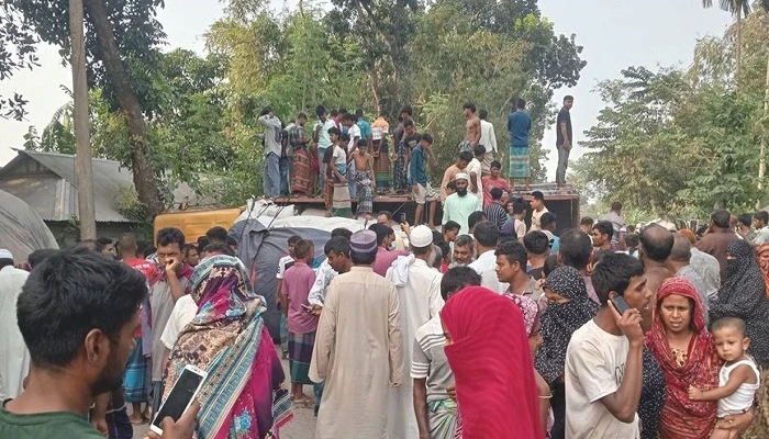 কুড়িগ্রামে ট্রাকচাপায় অটোর ৫ যাত্রী নিহত
