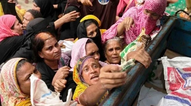 মূল্যস্ফীতির চাপে ঋণের ফাঁদে দেশের ৪৭ শতাংশ পরিবার