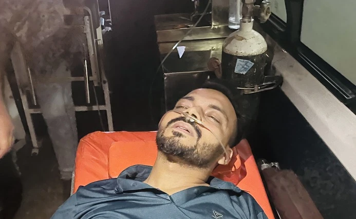 মুখোশ পরে দোকানে ঢুকে ব্যবসায়ীকে গুলি