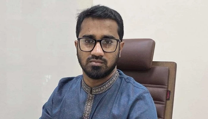 একটি দলের প্রধান নেতা প্রকাশ্যে এমন চুমু দেওয়ার সংস্কৃতি চালু করেছেন: রাশেদ