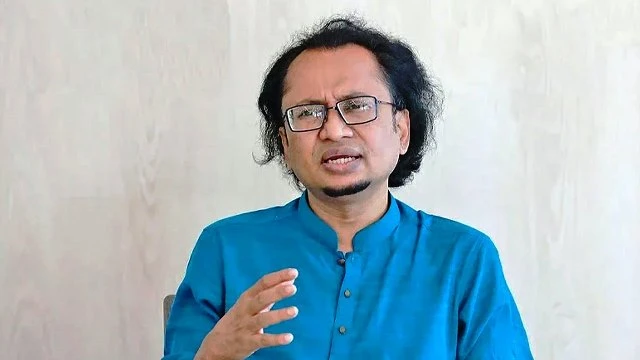 দিল্লির বিমানবন্দর থেকে ফেরত আসছেন তথ্য উপদেষ্টা