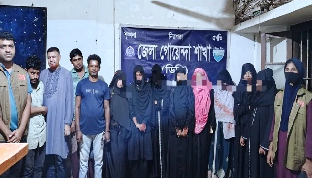 নোয়াখালীতে আবাসিক হোটেলে অভিযান, গ্রেপ্তার ১২
