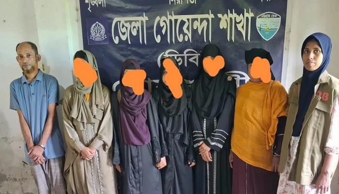 নোয়াখালীতে দুই আবাসিক হোটেল থেকে গ্রেপ্তার ১৮