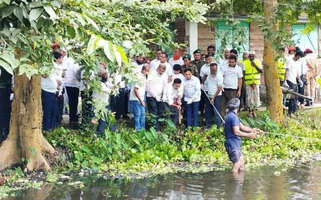 সেনবাগে ডেঙ্গু প্রতিরোধে পরিচ্ছন্নতা অভিযান শুরু