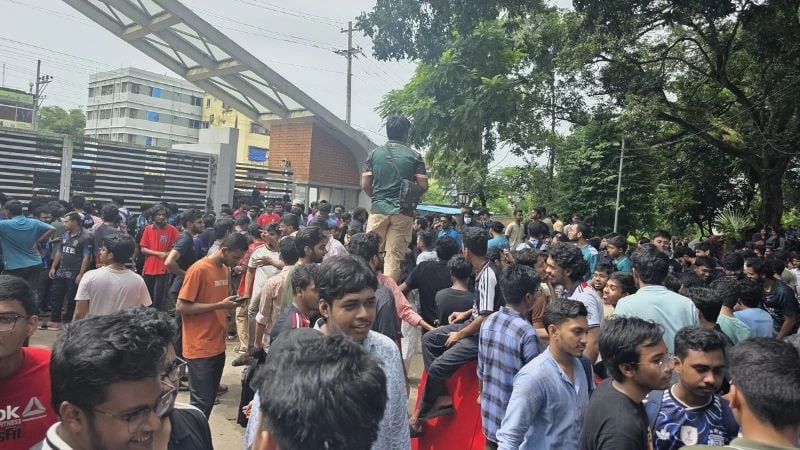 চুয়েট উত্তাল, নতুন ভিসিকে প্রবেশে শিক্ষার্থীদের বাধা