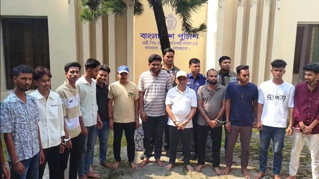 পাবনায় ‘বড় নাশকতা’ করেই ভারতে যাওয়ার পরিকল্পনা ছিল তাদের